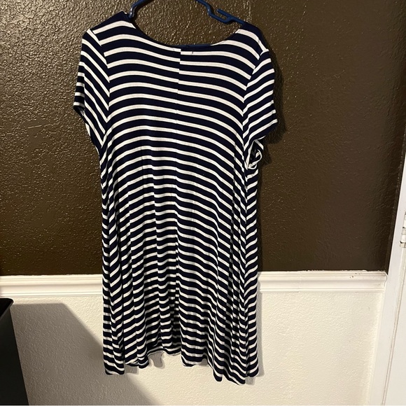 Blue & White Striped Swing Short Sleeve Dress, Strappy Top, Size 2X, Very Soft - Picture 7 of 7